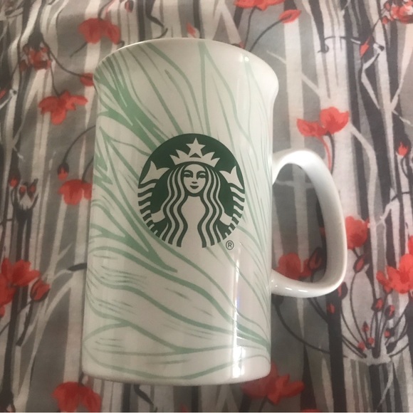2 Starbucks Mermaid Logo cups - Picture 2 of 9